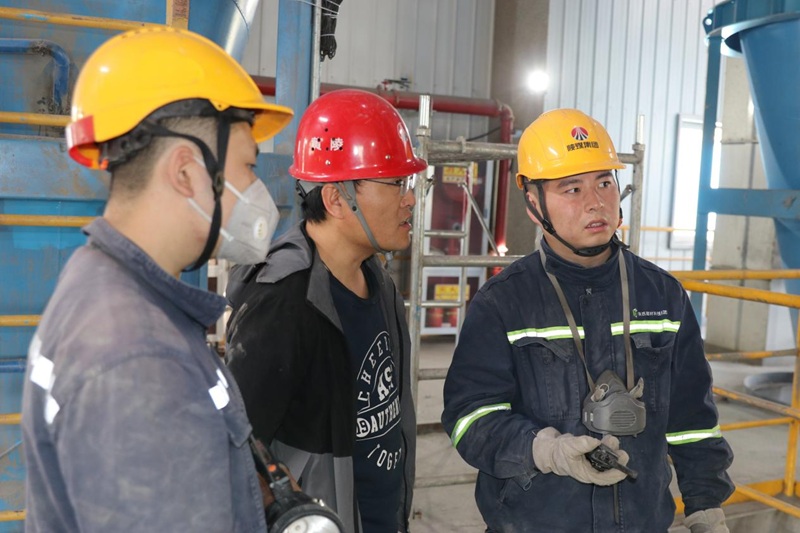 黃陵新材公司：青年攻堅保投產(chǎn) 精細籌備迎“點火”